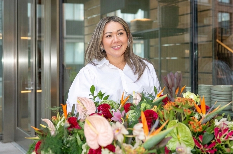 Retrato de Sara Laínez, diseñadora floral profesional, especialista en bodas y eventos