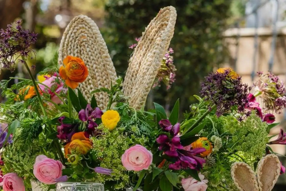 Evento decorado por Sara Laínez, misspitimini, con flores naturales y selección de productos gastronímicos.